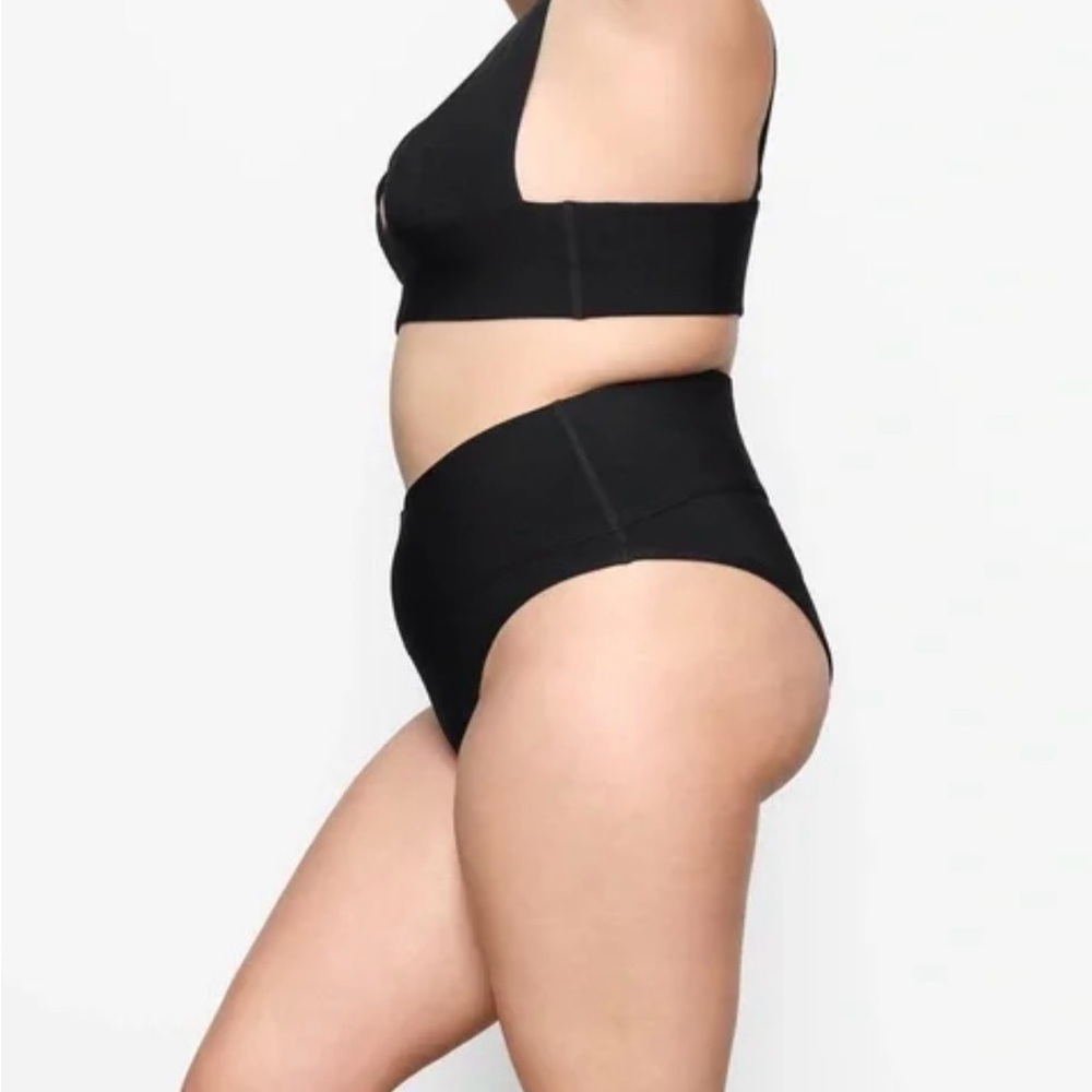 SKIMS High Waist Swim Bottom in Onyx - Picture 3 of 7